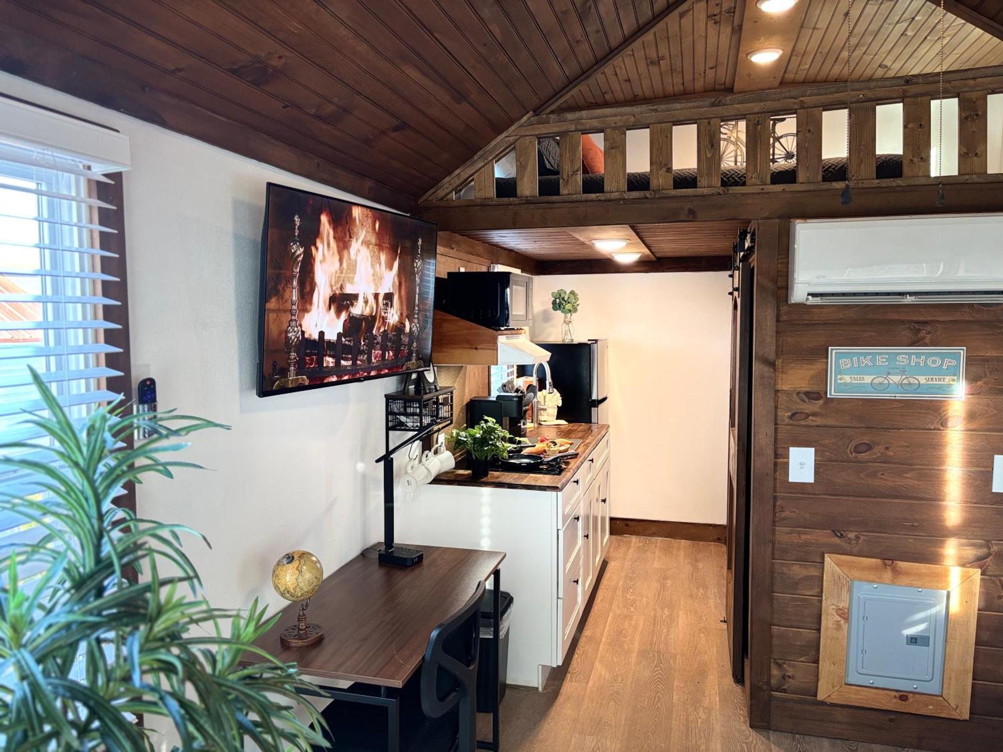 Sojourn Lodging Сивиървил Екстериор снимка